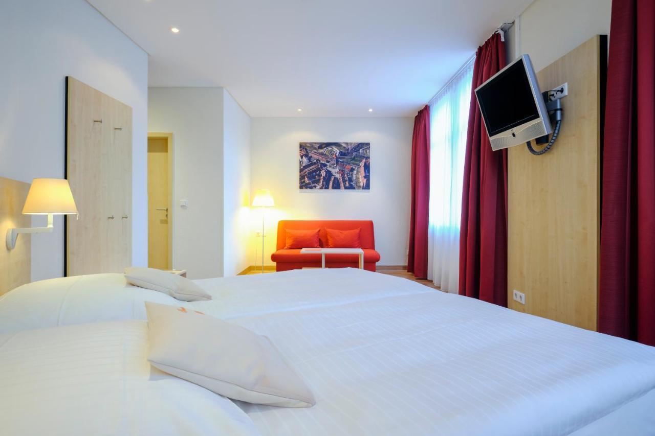 Victoria Hotel