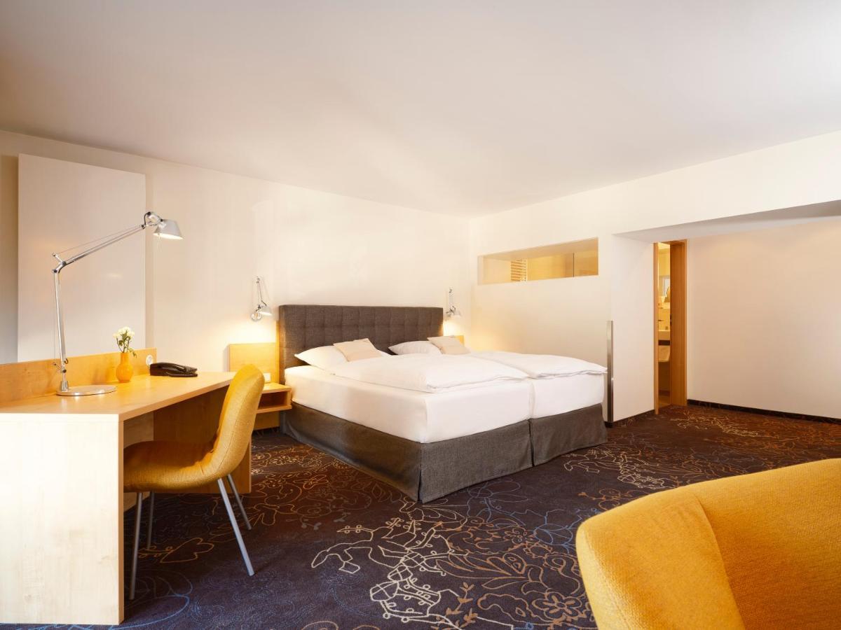 Victoria Hotel 4*