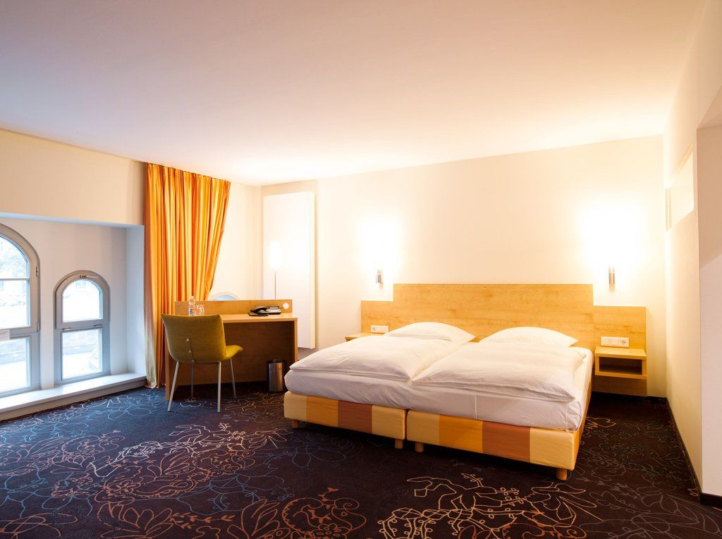 Victoria Hotel 4*